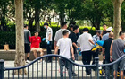 22岁国脚遭意外车祸，人行道上被4S店员工驾驶撞伤